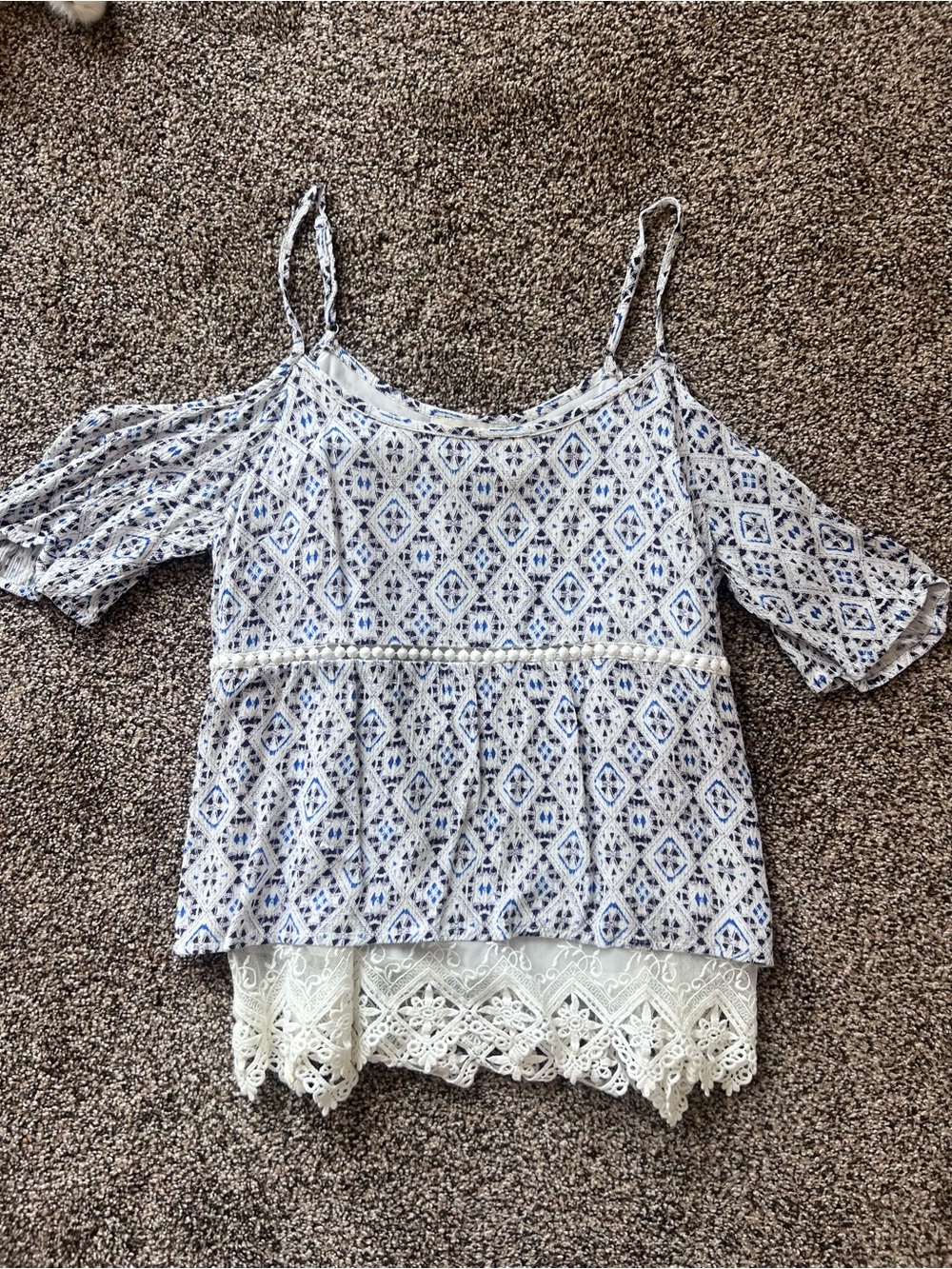 Skies Are Blue White & Blue Cold-Shoulder Lace-Trim Camisole